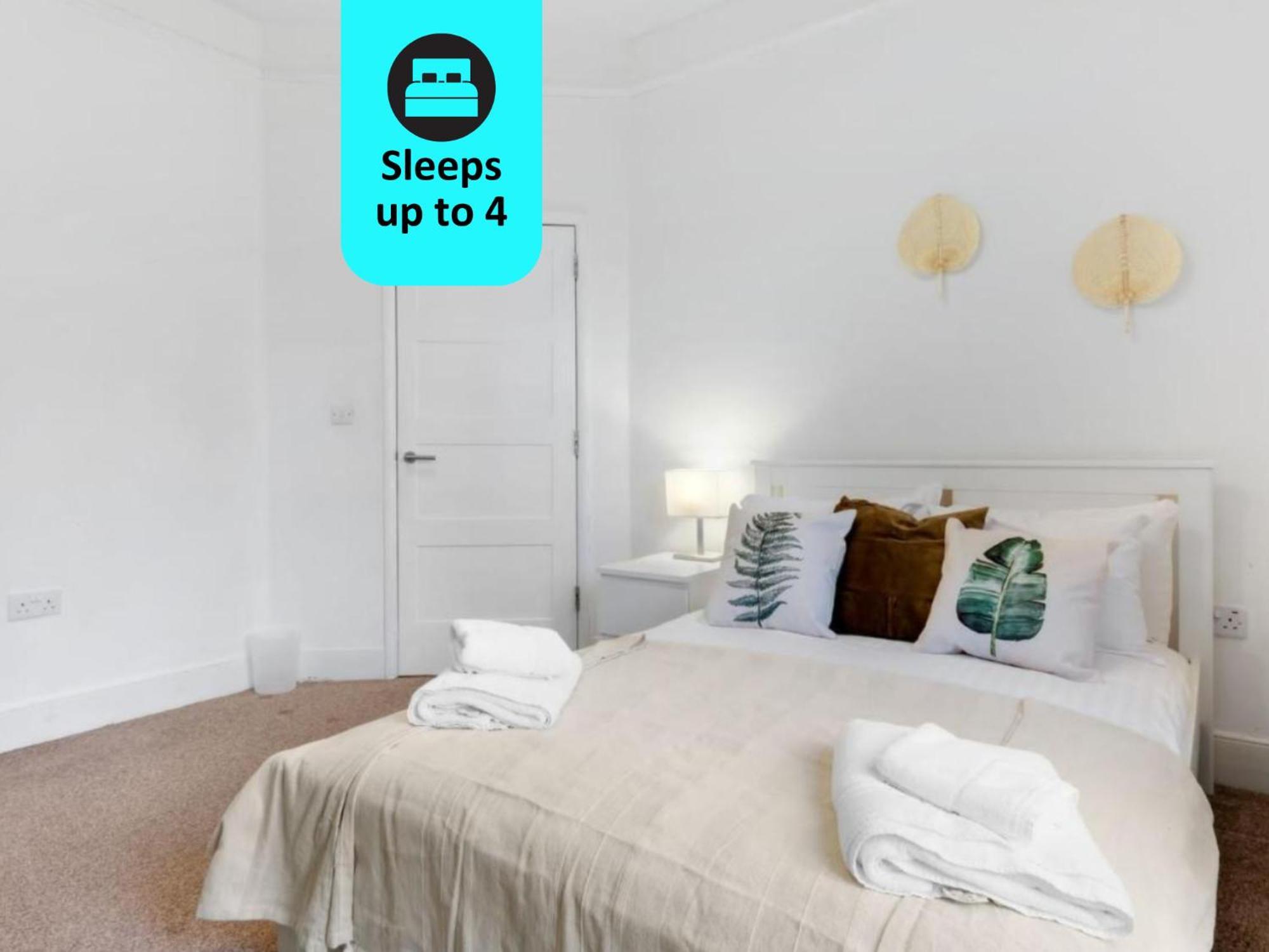Chic 1Br House In Hounslow - 12 Mins From Heathrow Airport Apartment Feltham Екстериор снимка