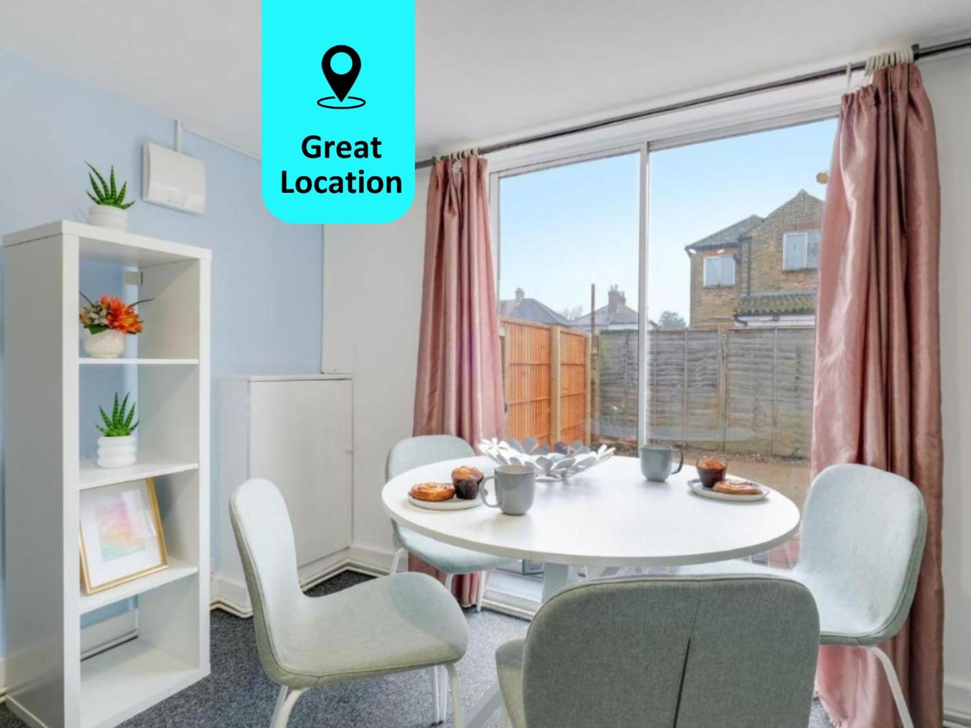 Chic 1Br House In Hounslow - 12 Mins From Heathrow Airport Apartment Feltham Екстериор снимка